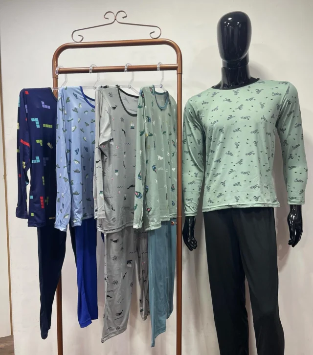 Pijama suede MASCULINO 

💰R$44,99

Tam: P ao GG

SEM MÍNIMO DE PEÇAS PARA COMPRAS FEITAS
DIRETAMENTE NA LOJA!😉

• Aumente sua renda, venha ser uma revendedora da
Bella Flor!🌸

📌Nosso endereço:
Rua dos Andradas, 1560 - loja 1226
12° Andar da Galeria Malcon
Centro Histórico
Porto Alegre-RS
☎️(51) 3325-0245