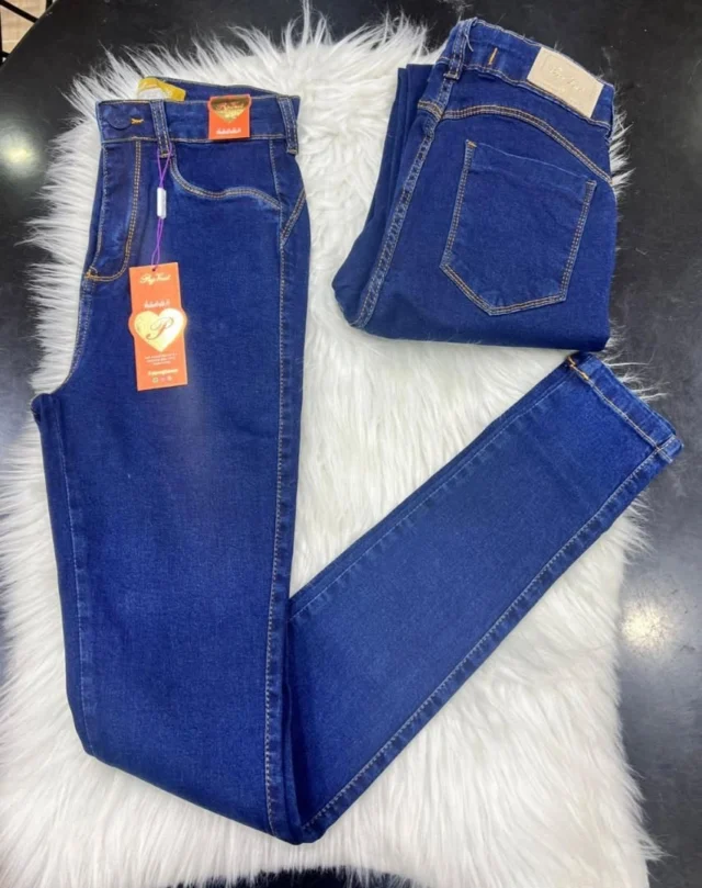 Calça skinny 

R$82,99

SEM MÍNIMO DE PEÇAS PARA COMPRAS FEITAS
DIRETAMENTE NA LOJA!😉

• Aumente sua renda, venha ser uma revendedora da
Bella Flor!🌸

📌Nosso endereço:
Rua dos Andradas, 1560 - loja 1226
12° Andar da Galeria Malcon
Centro Histórico
Porto Alegre-RS
☎️(51) 3325-0245
