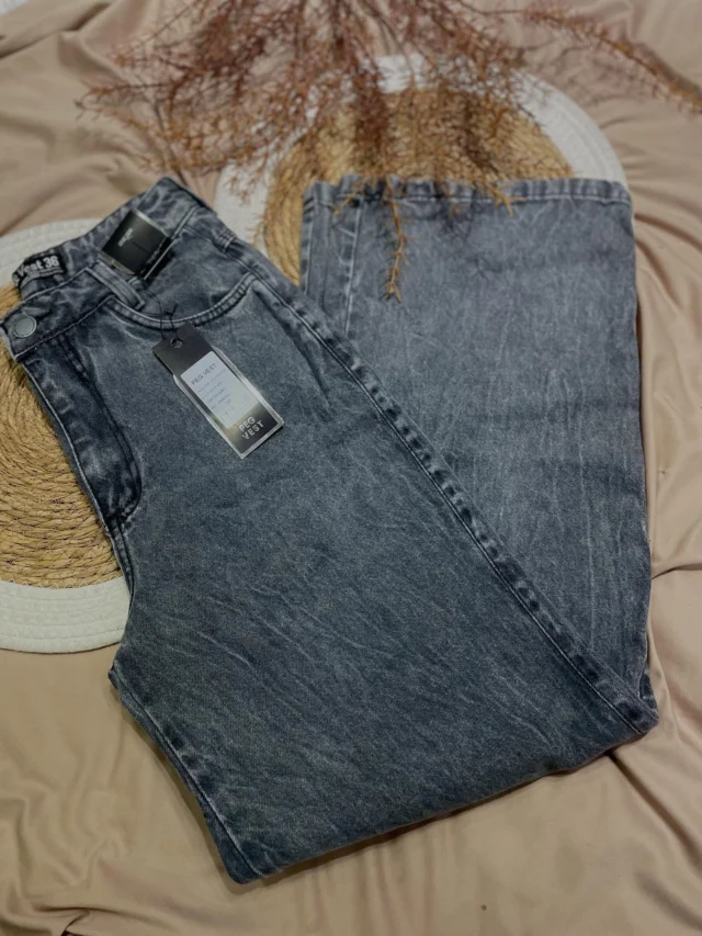 Calça Wide leg

R$99,99

SEM MÍNIMO DE PEÇAS PARA COMPRAS FEITAS
DIRETAMENTE NA LOJA!😉

• Aumente sua renda, venha ser uma revendedora da
Bella Flor!🌸

📌Nosso endereço:
Rua dos Andradas, 1560 - loja 1226
12° Andar da Galeria Malcon
Centro Histórico
Porto Alegre-RS
☎️(51) 3325-0245